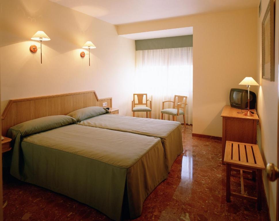 Hotel Chane La Puebla De Alfinden Екстер'єр фото