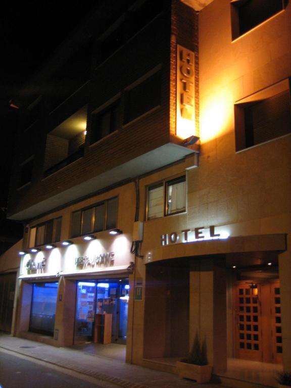 Hotel Chane La Puebla De Alfinden Екстер'єр фото