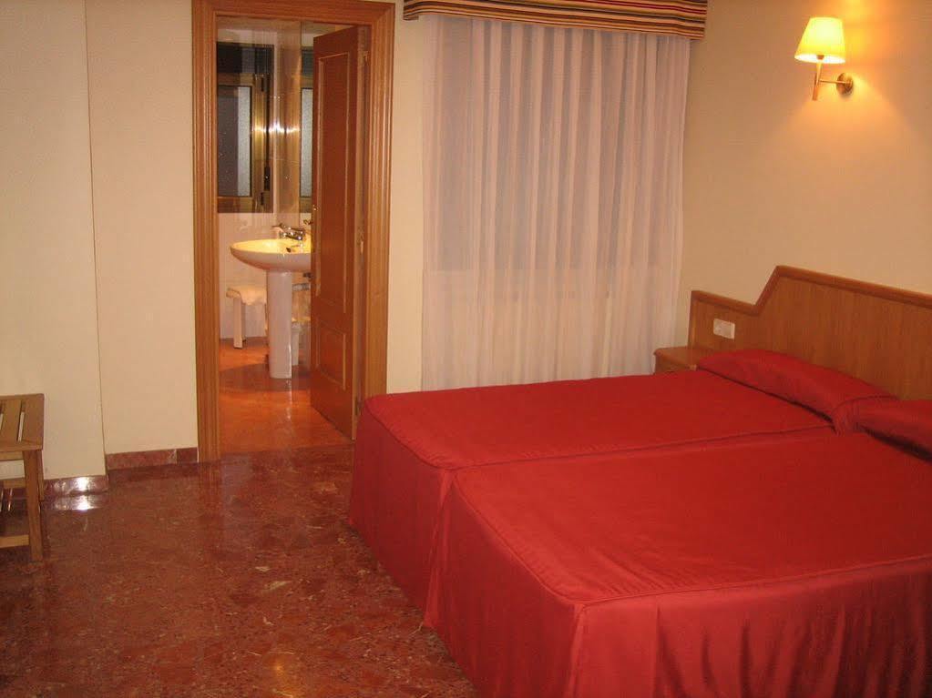 Hotel Chane La Puebla De Alfinden Екстер'єр фото